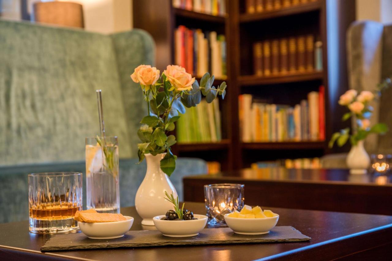 Logis Hotel Quartier 5, Saechsische Schweiz, Mit Restaurant, Cafe & Bar Курорт Гориш Екстериор снимка