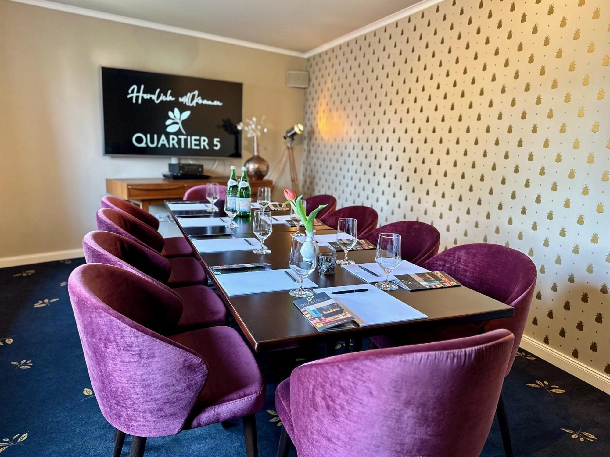 Logis Hotel Quartier 5, Saechsische Schweiz, Mit Restaurant, Cafe & Bar Курорт Гориш Екстериор снимка