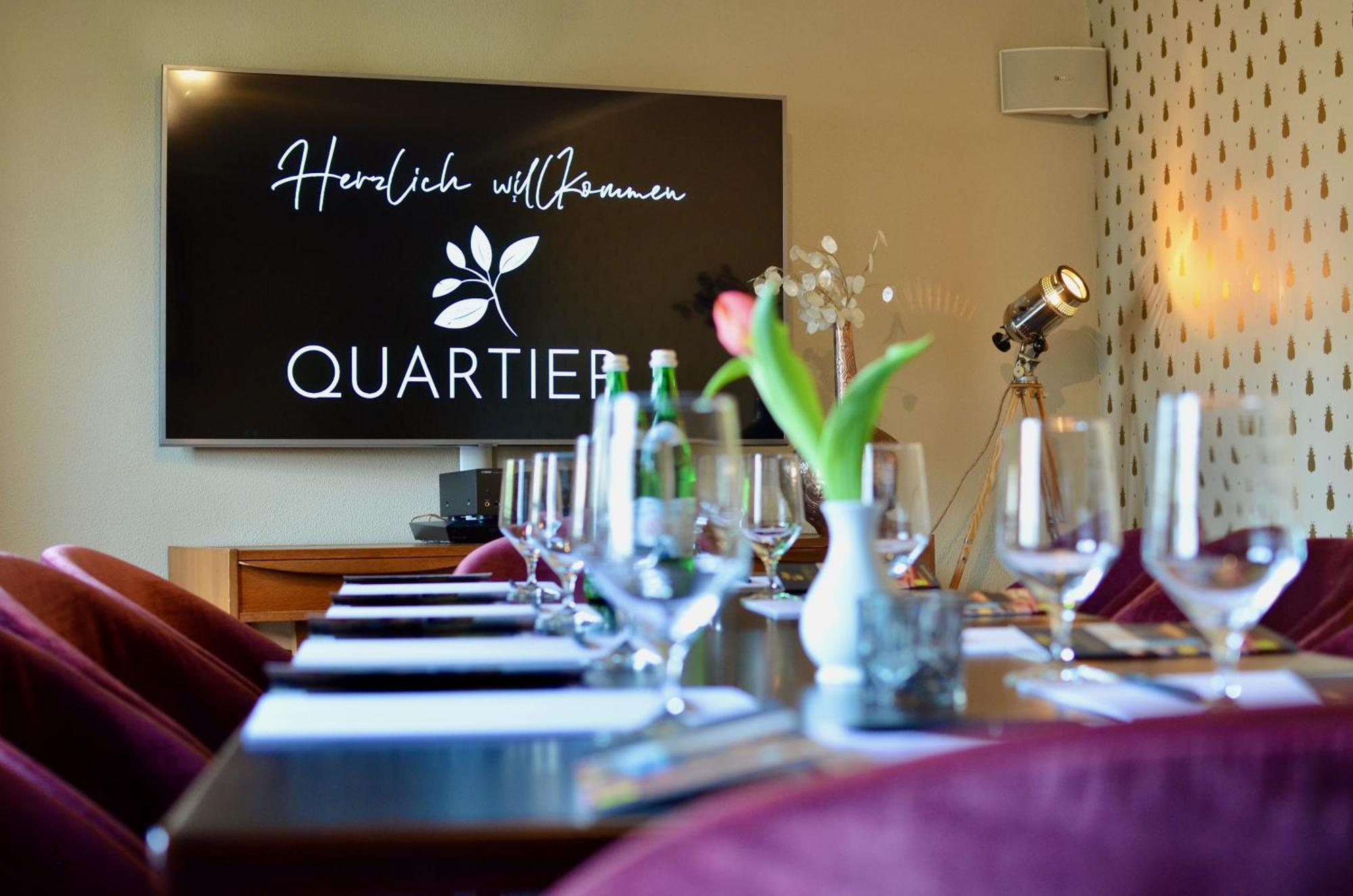 Logis Hotel Quartier 5, Saechsische Schweiz, Mit Restaurant, Cafe & Bar Курорт Гориш Екстериор снимка